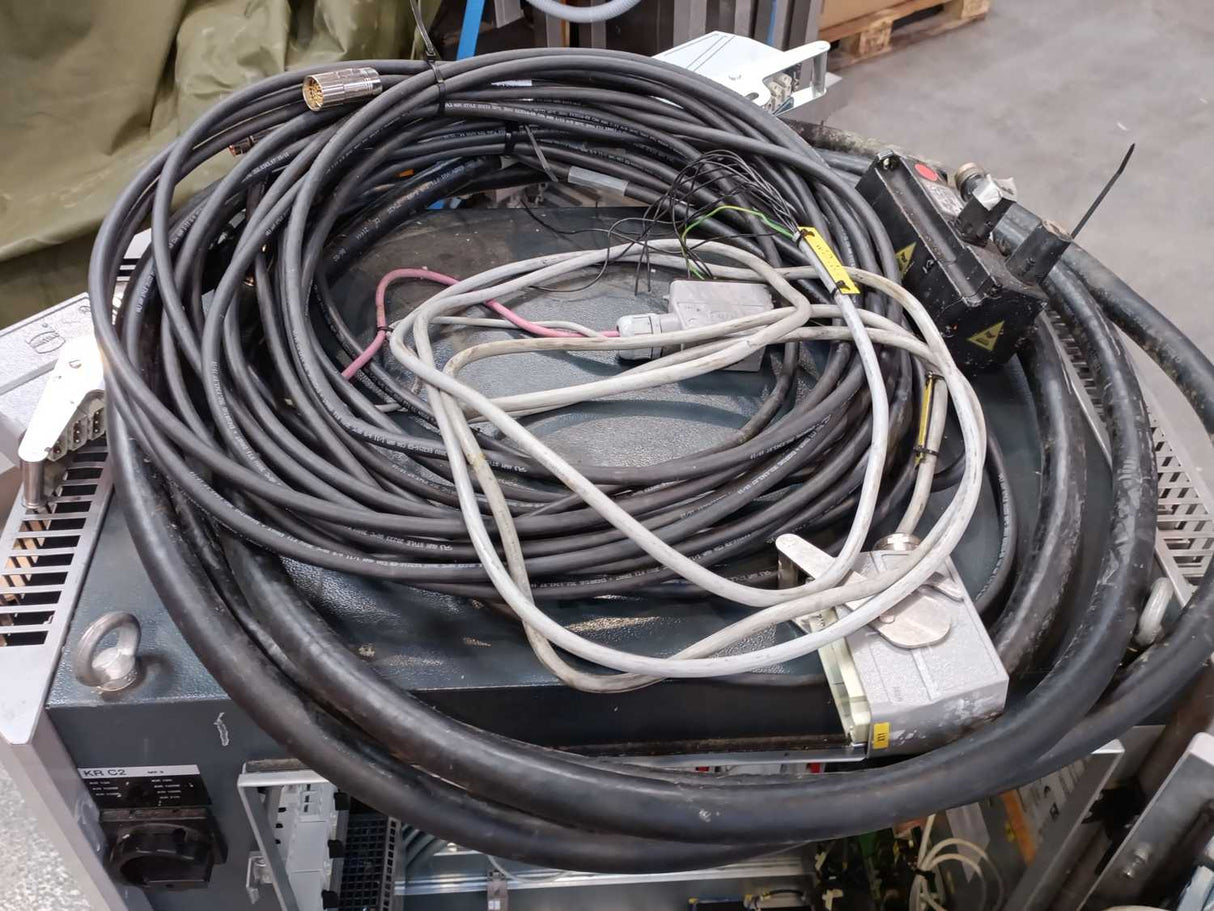 KUKA KR180 (2000) floor 800520, Heavy Duty Robot w/ KR C2 Controller,