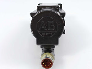 AB VPL-B0753F-CJ12AA Ser. A KINETIX VP Low Inertia Servo Motor