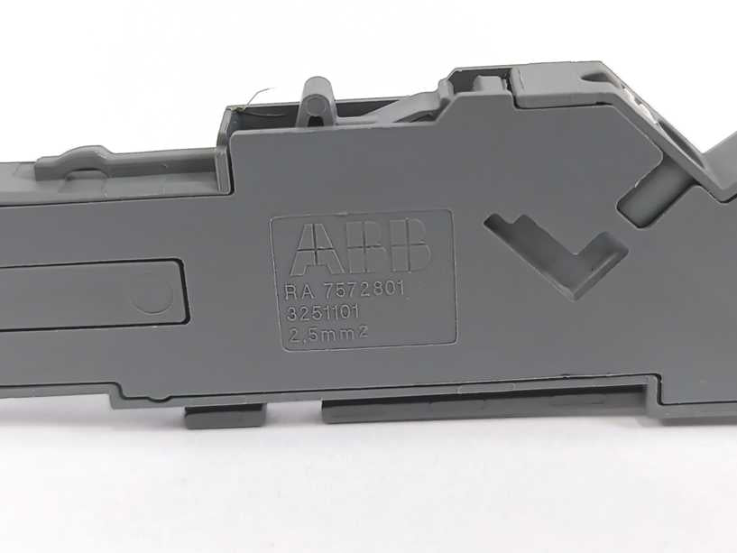 ABB RA 7572801  Wiring Plug Terminal Block 2.5 mm2, Batch of 8pcs