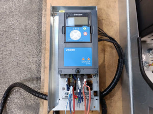 Vacon / Danfoss NXA08205-A0T02WF-A8AFBHBHEC 70CPA-S63DL-0058 Drive, 380–500 Vac