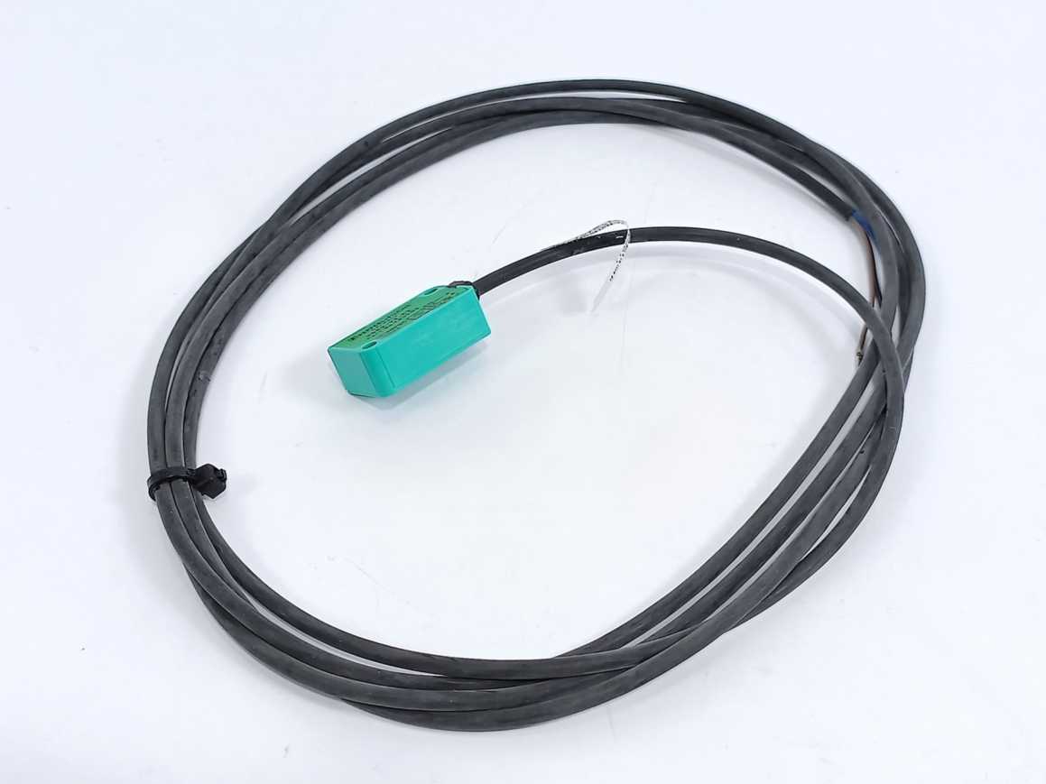 Pepperl+Fuchs Y83903 NBB2-V3-E2 Inductive sensor 10-30VDC
