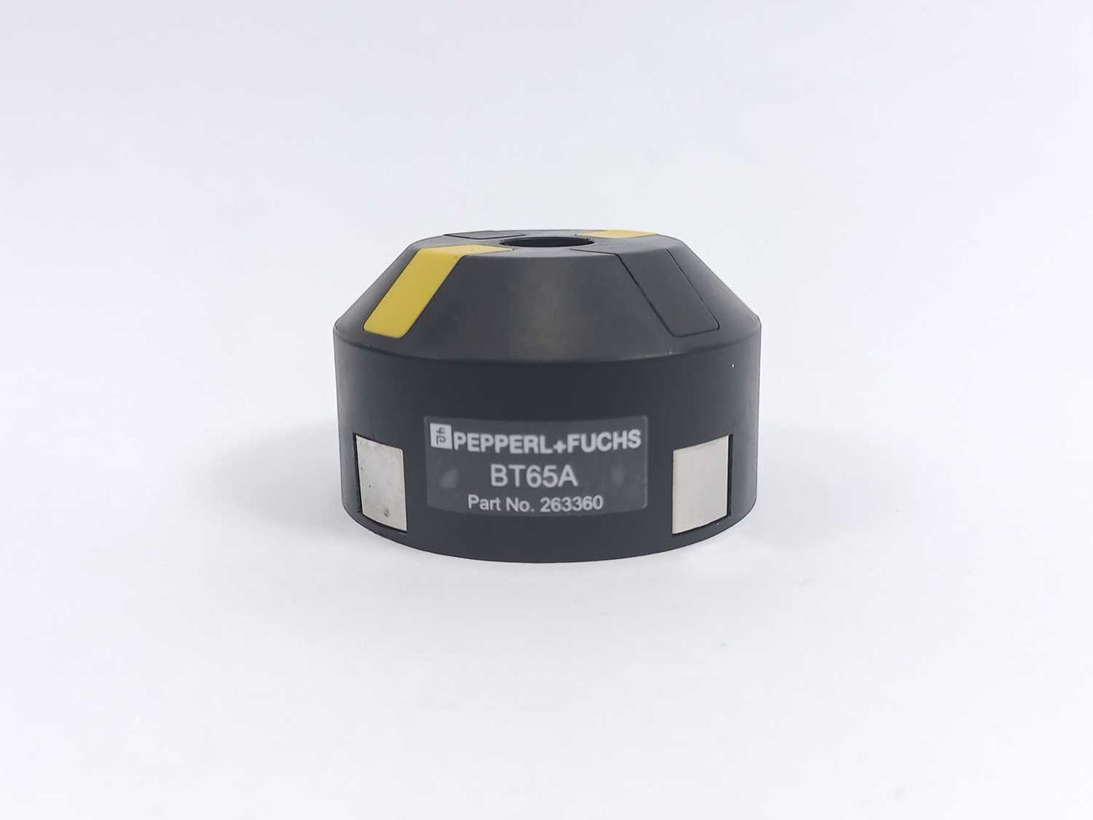 Pepperl+Fuchs 70133028 NCN3-F31-N4-V1 Inductive Sensor w/ 263360, 046701, 122683