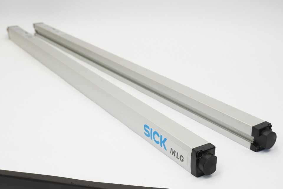 SICK 2025581/2025583 C2000 Industrial Safety Light Curtain, Sender and Receiver