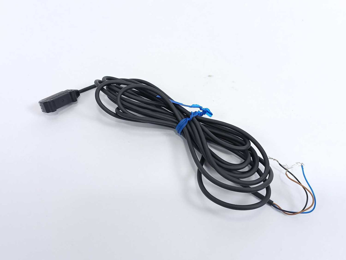 OMRON E3T-SR44-C Photoelectric Switch, 2m Cable, 12-24 V DC