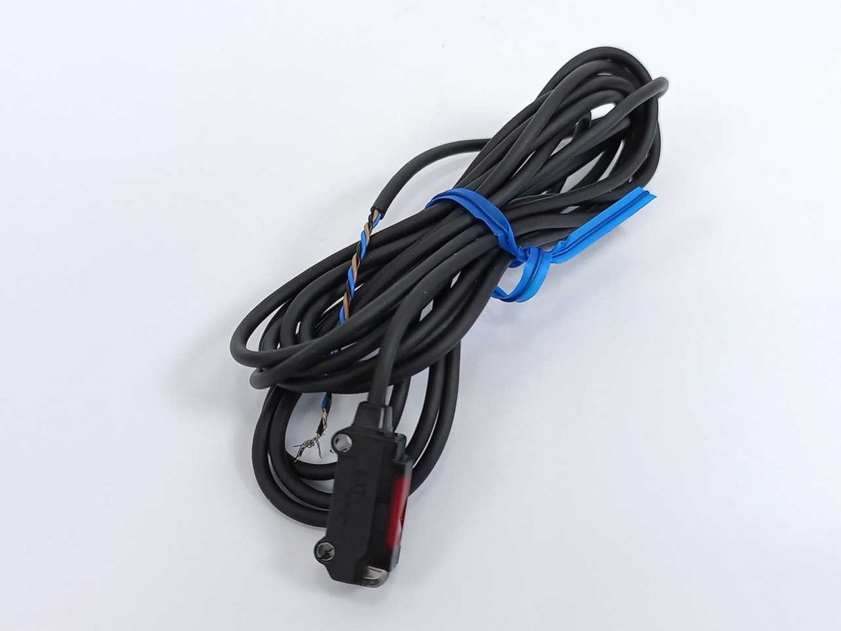 OMRON E3T-SR43-C Photoelectric Switch, 2m Cable, 12-24 V DC