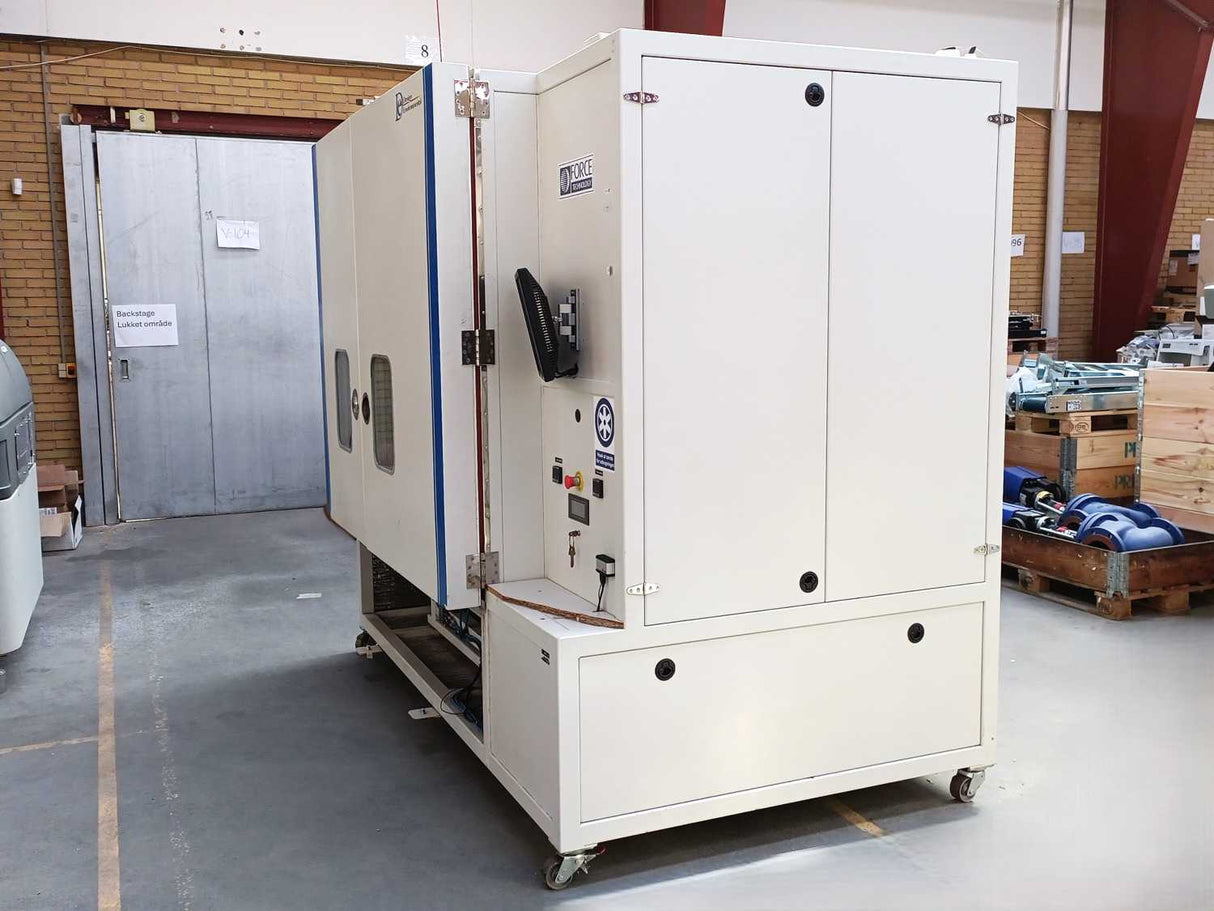 Design Environmental SIGMA 1800-44 Environmental Test Chamber w/ Vibration Table