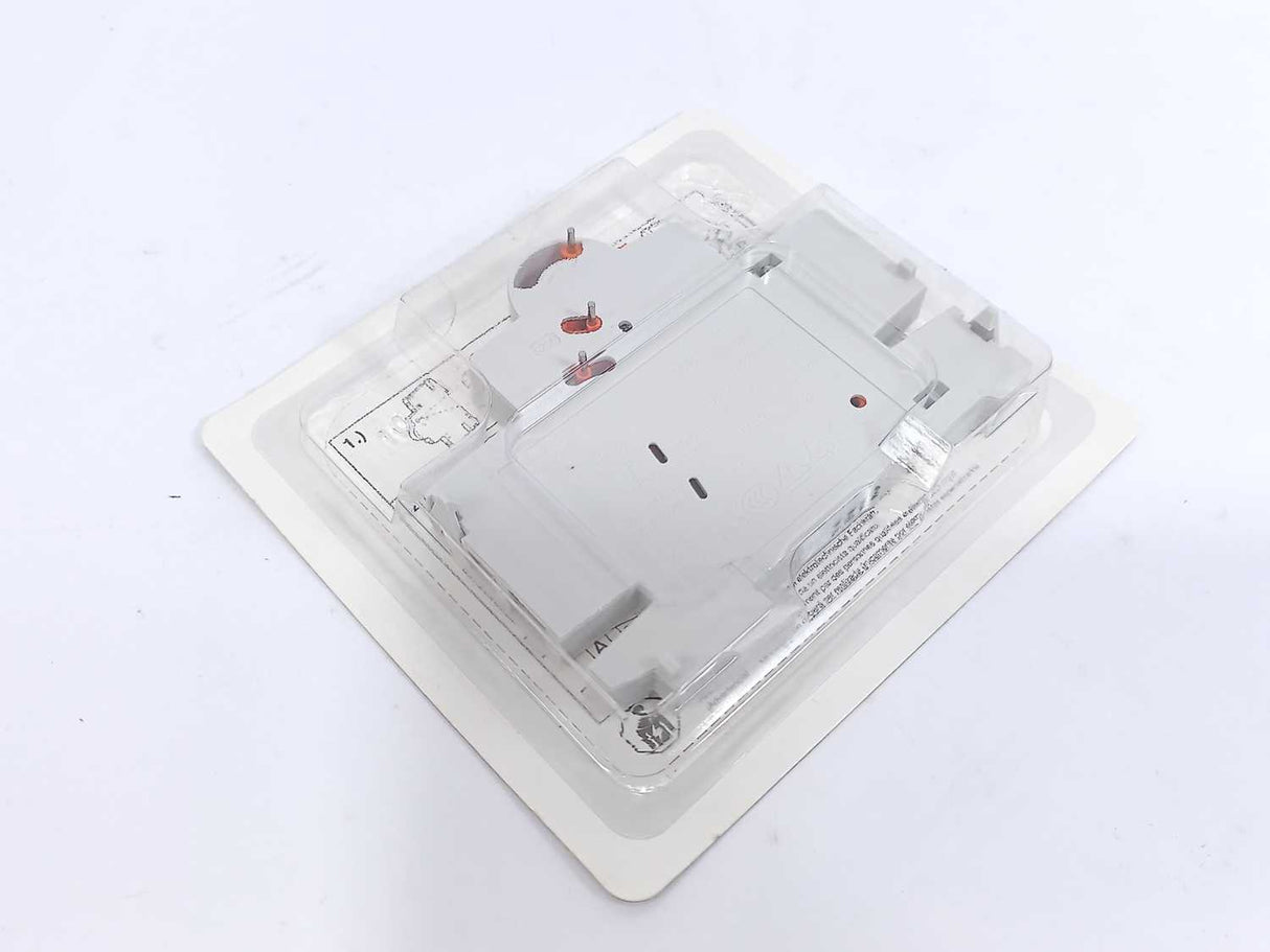 ABB 2CDS200922R0001 S2C-S/H6R Universal Auxiliary/Signal Con, Batch of 2 pcs.
