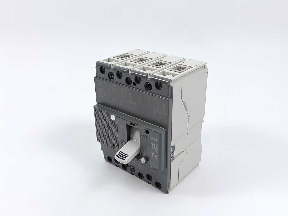 ABB 1SDA067440R1 XT1S 160 TMD 63-630 4p F F Circuit Breaker