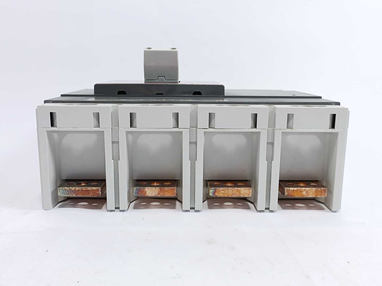 ABB 1SDA060273R1 T6N 800 PR221DS-LS/I In=800 4p F F Cirsuit Breaker