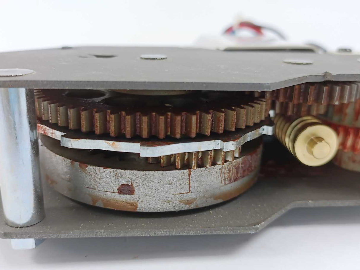 ABB 1SDA073725R1 Geared Motor Device 220-250V AC-DC E2.2...E6.2