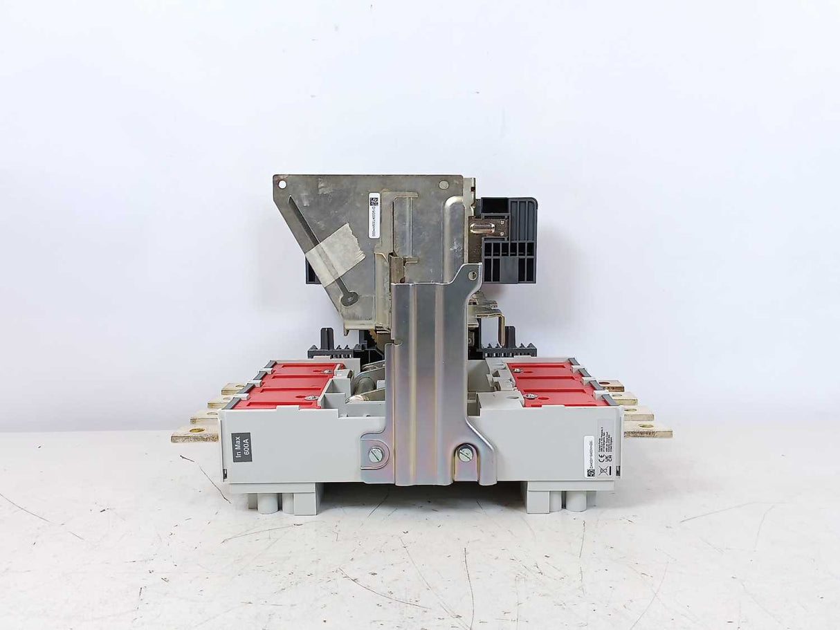 ABB 1SDA104693R1 XT5 W FP 630A 4p EF EF IEC/UL Fixed Part Withdrawable