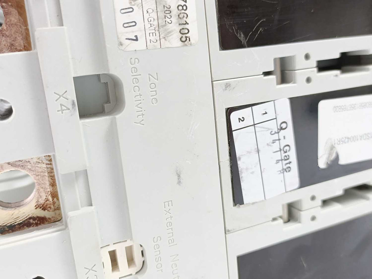 ABB 1SDA100425R1 Circuit Breaker XT5S 630 Ekip Dip LS/I In=630 3p F F , Not used