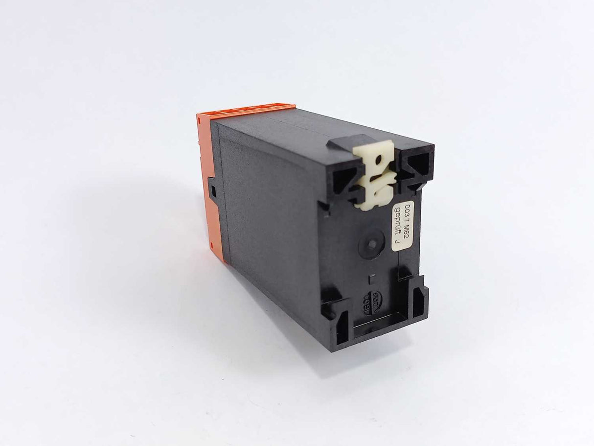E.Dold & Söhne BA9040.11/301/60 Safety Relay