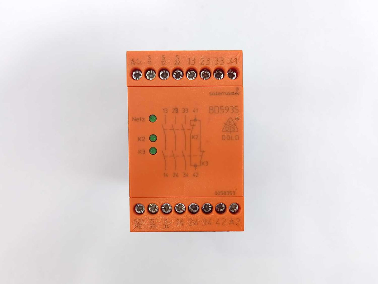 E.Dold & Söhne BD5935.48/824/61 Safety Relay