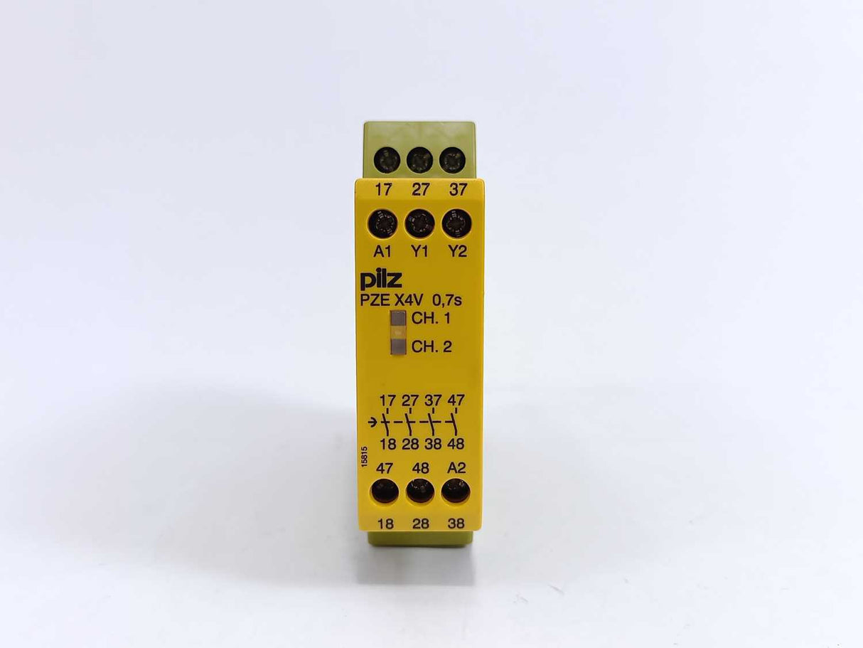 Pilz 774586 PZE X4V 0,7/24VDC 4n/o fix