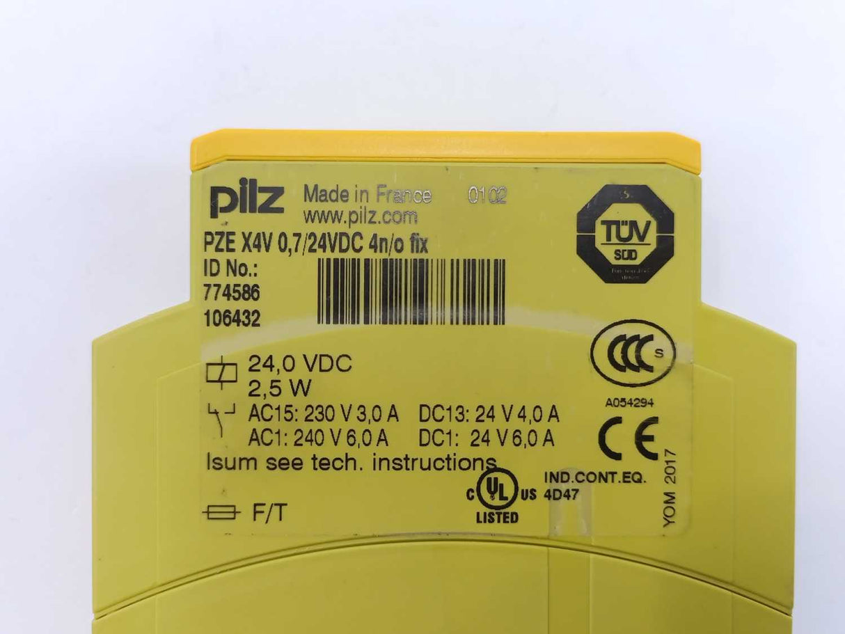 Pilz 774586 PZE X4V 0,7/24VDC 4n/o fix