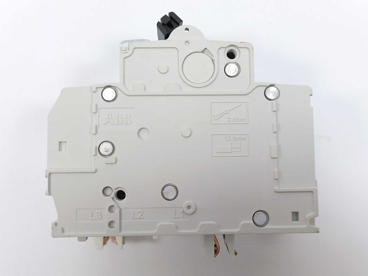 ABB 2CCS571103R8024 S401M-C2NP Plug-in SMISSLINE Circuit Breaker