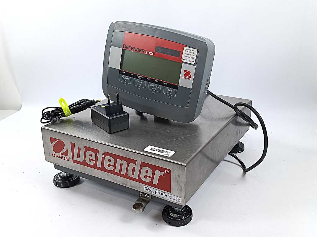 OHAUS D30BR Defender 3000 Industrial Scale w/ T31P Indicator