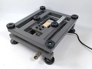 OHAUS D30BR Defender 3000 Industrial Scale w/ T31P Indicator