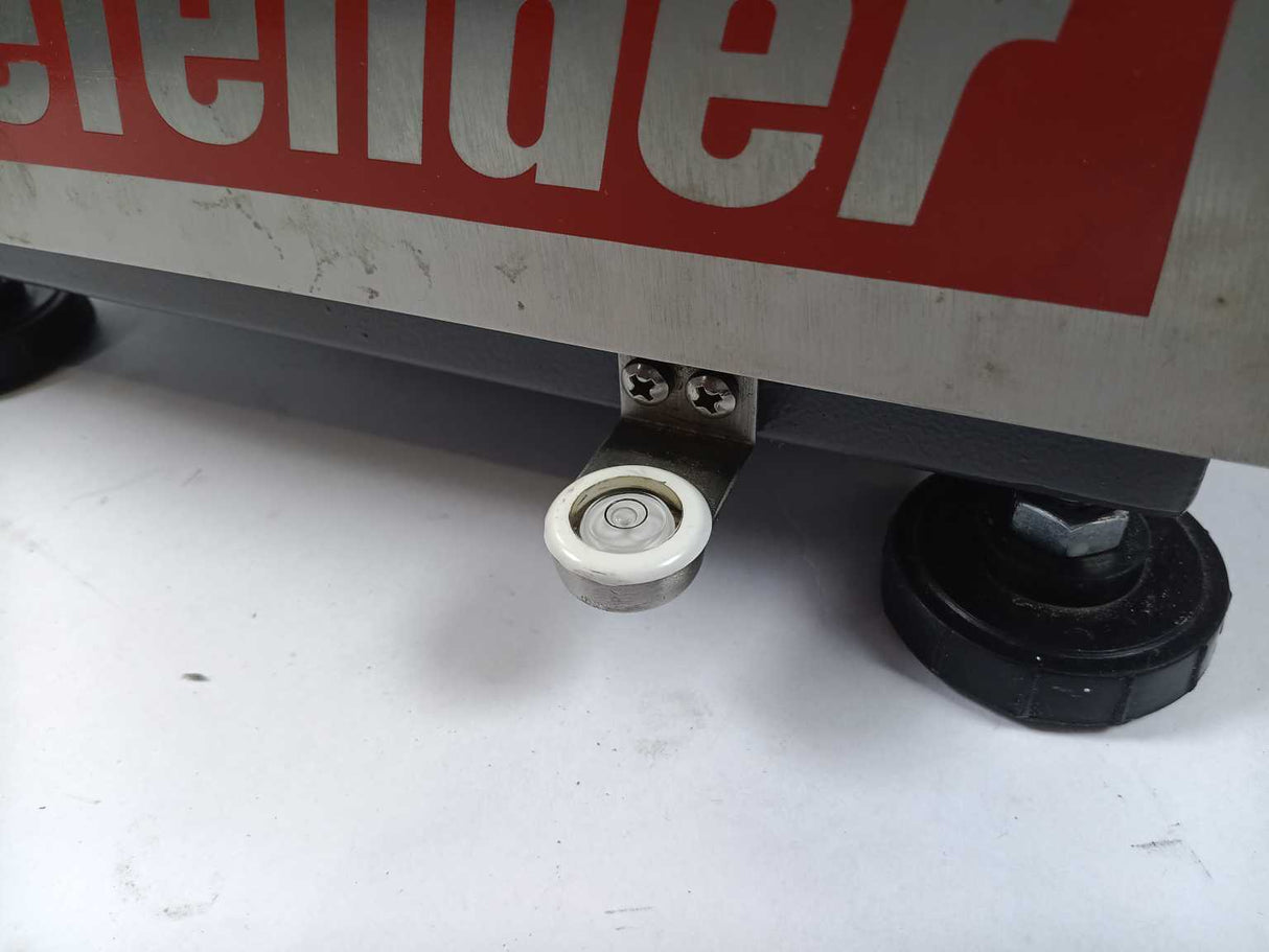 OHAUS D30BR Defender 3000 Industrial Scale w/ T31P Indicator