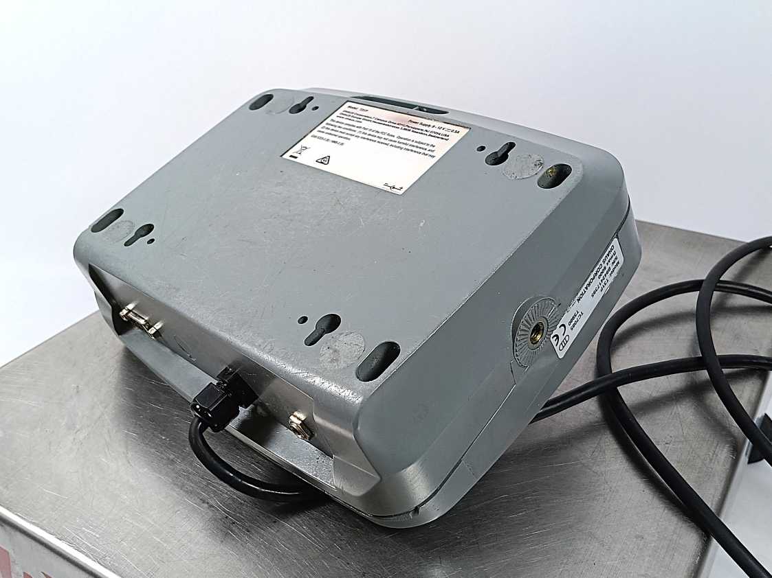 OHAUS D30BR Defender 3000 Industrial Scale w/ T31P Indicator