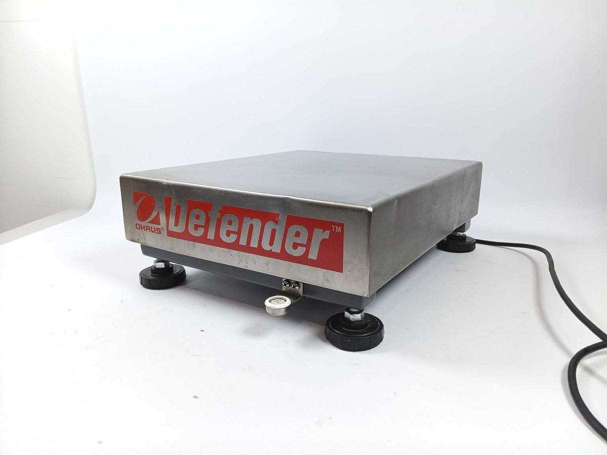 OHAUS D30BR Defender 3000 Industrial Scale w/ T31P Indicator