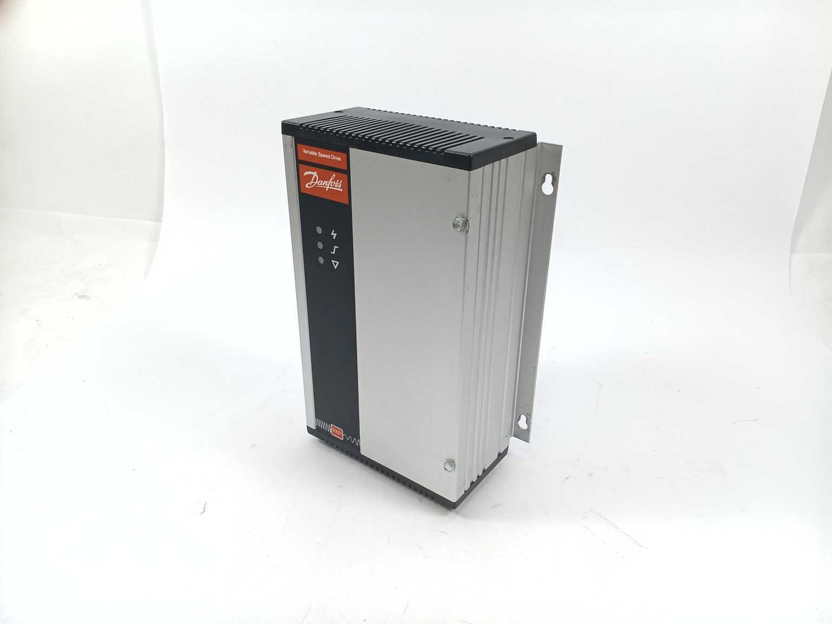 Danfoss 1015 016301G168 VLT Variable Speed Drive