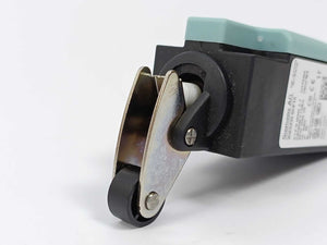 Siemens 3SE5232-0HF10 SIRIUS Roller Lever Limit Switch Ui400V
