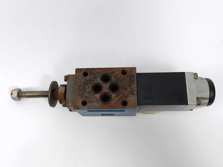Mannesmann Rexroth 4WE 6 Y53/AG24NZ4QAG24 Hydraulic Control Valve w/ GU35-4-A