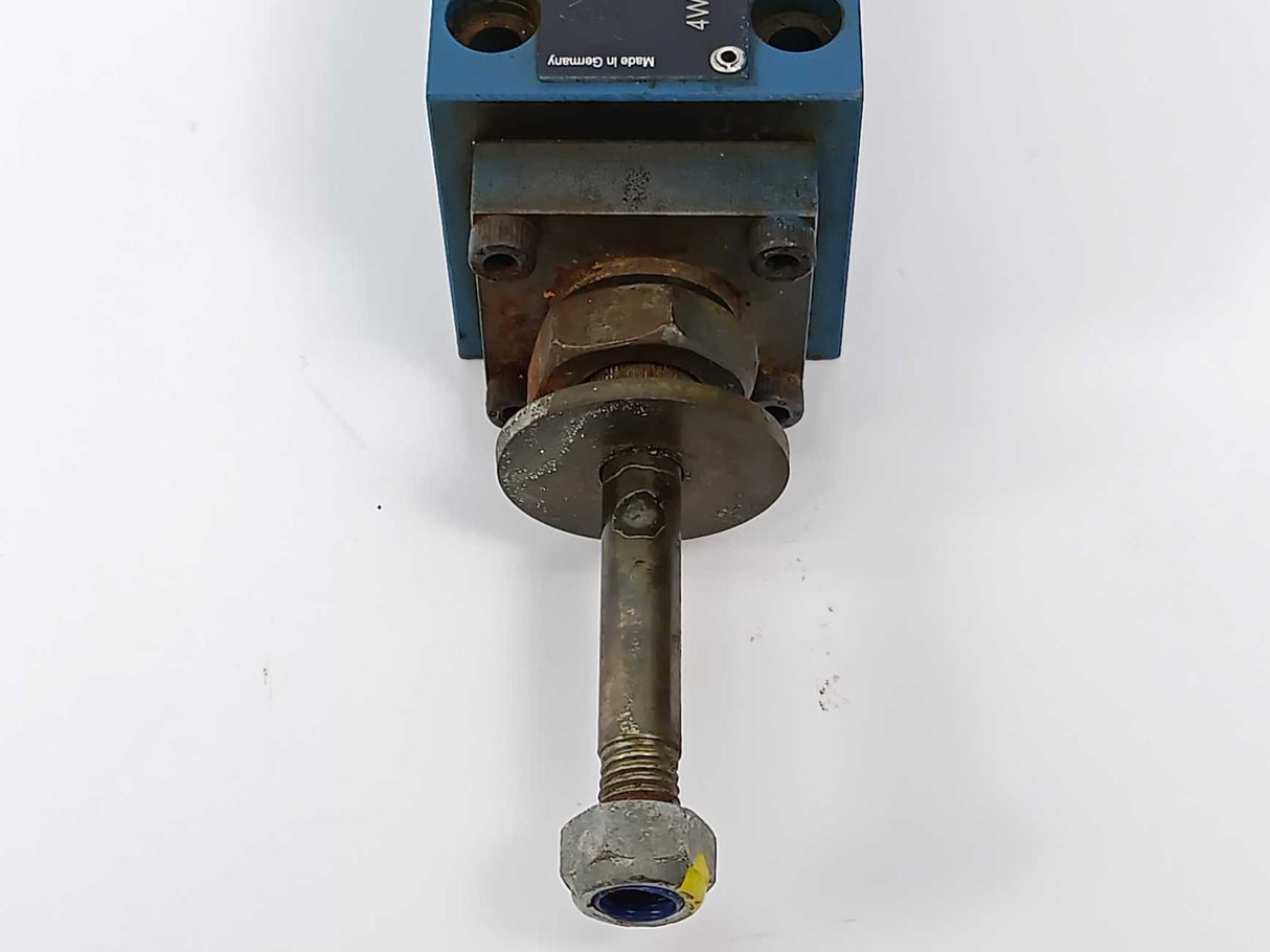 Mannesmann Rexroth 4WE 6 Y53/AG24NZ4QAG24 Hydraulic Control Valve w/ GU35-4-A