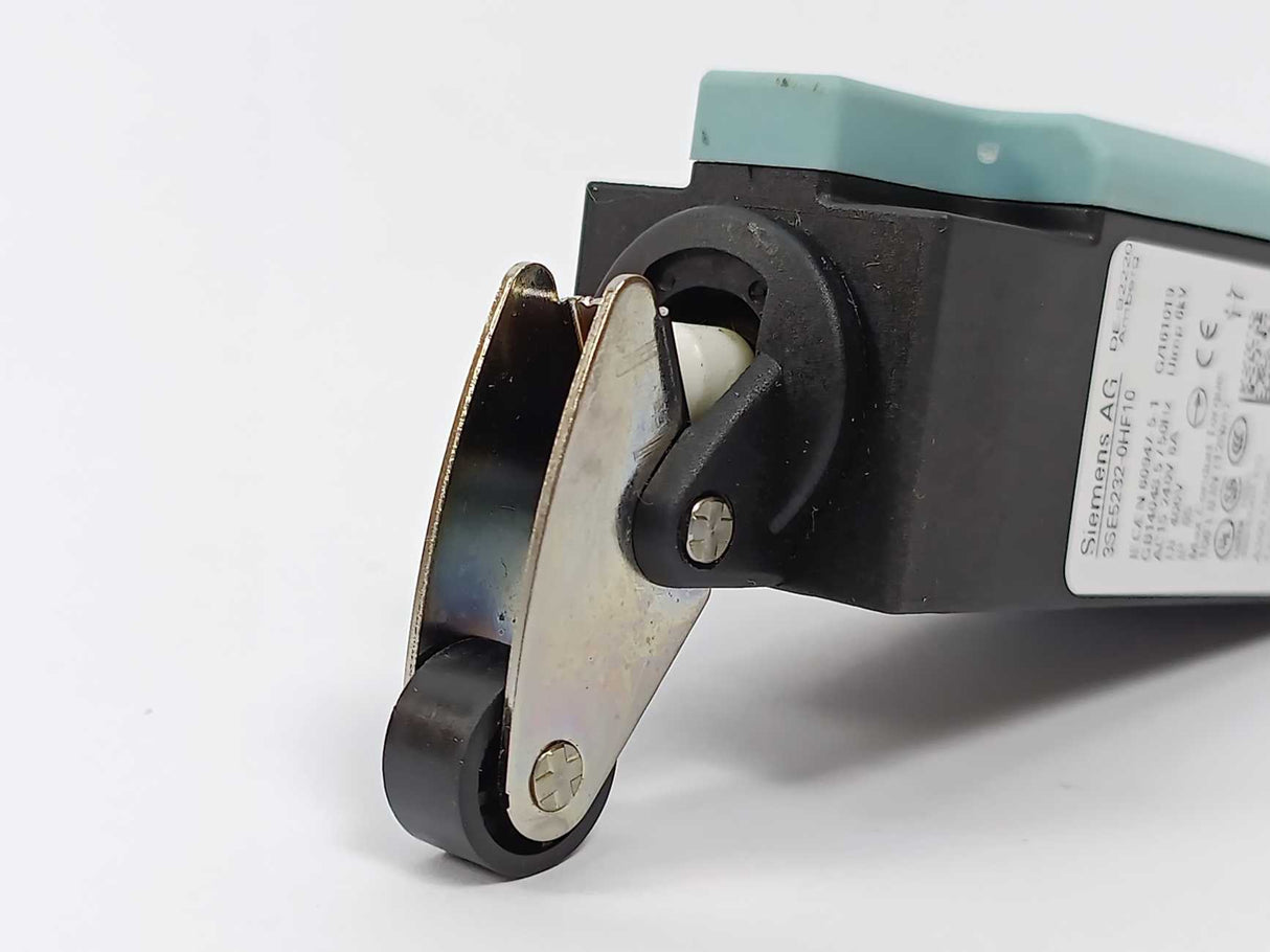 Siemens 3SE5232-0HF10 SIRIUS Roller Lever Limit Switch Ui400V