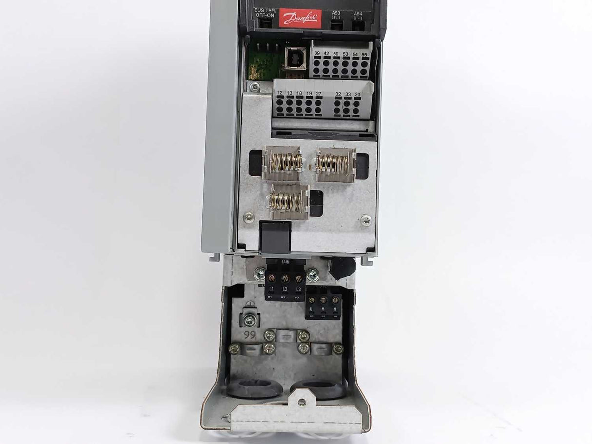 Danfoss FC-301PK37T4E20H1BNXXXXSXXXXAXBXCXXXXDX 131B1232 VLT Frequency Inverter