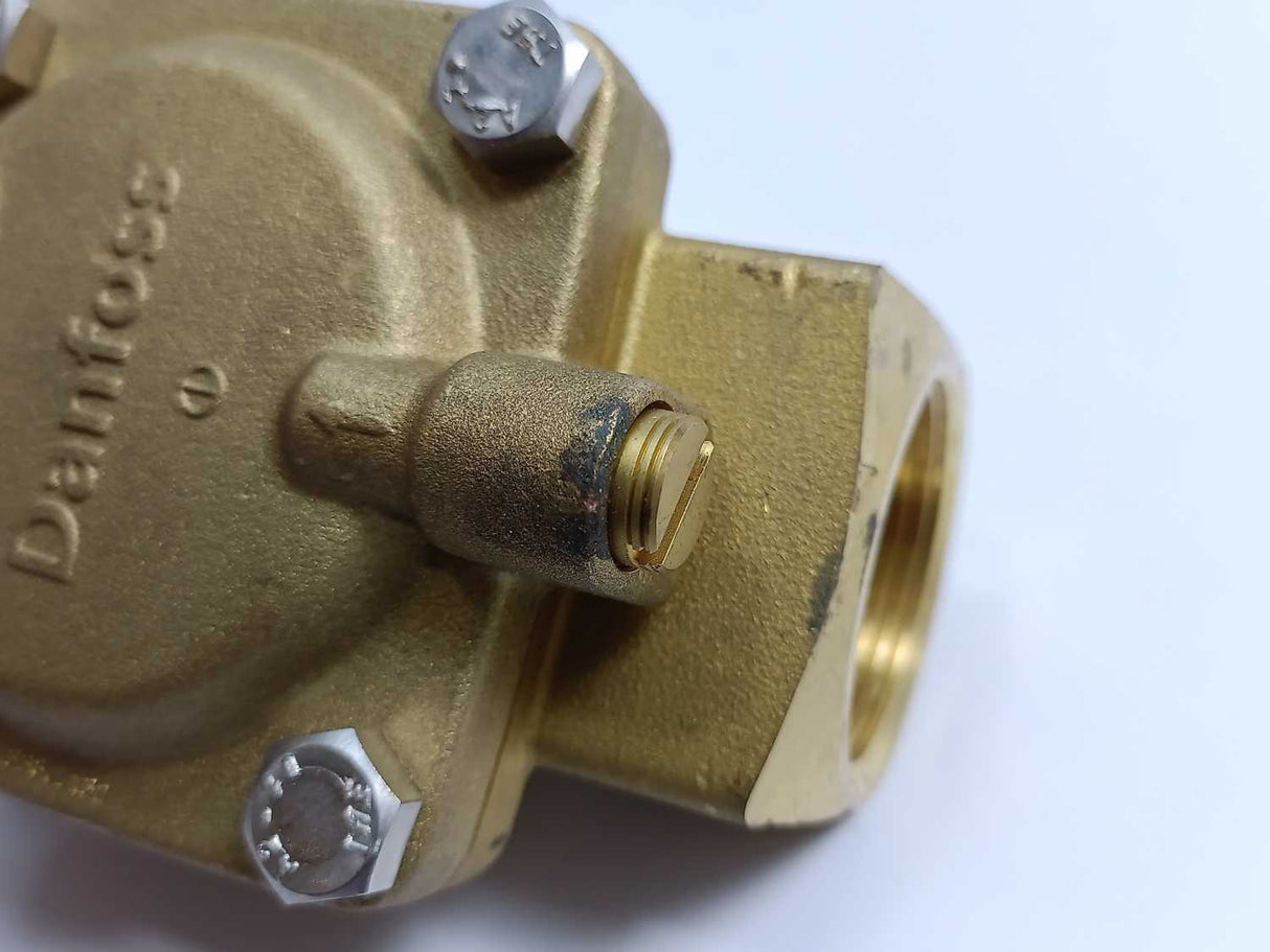 Danfoss 032U7132 EV220B 32 Solenoid Valve