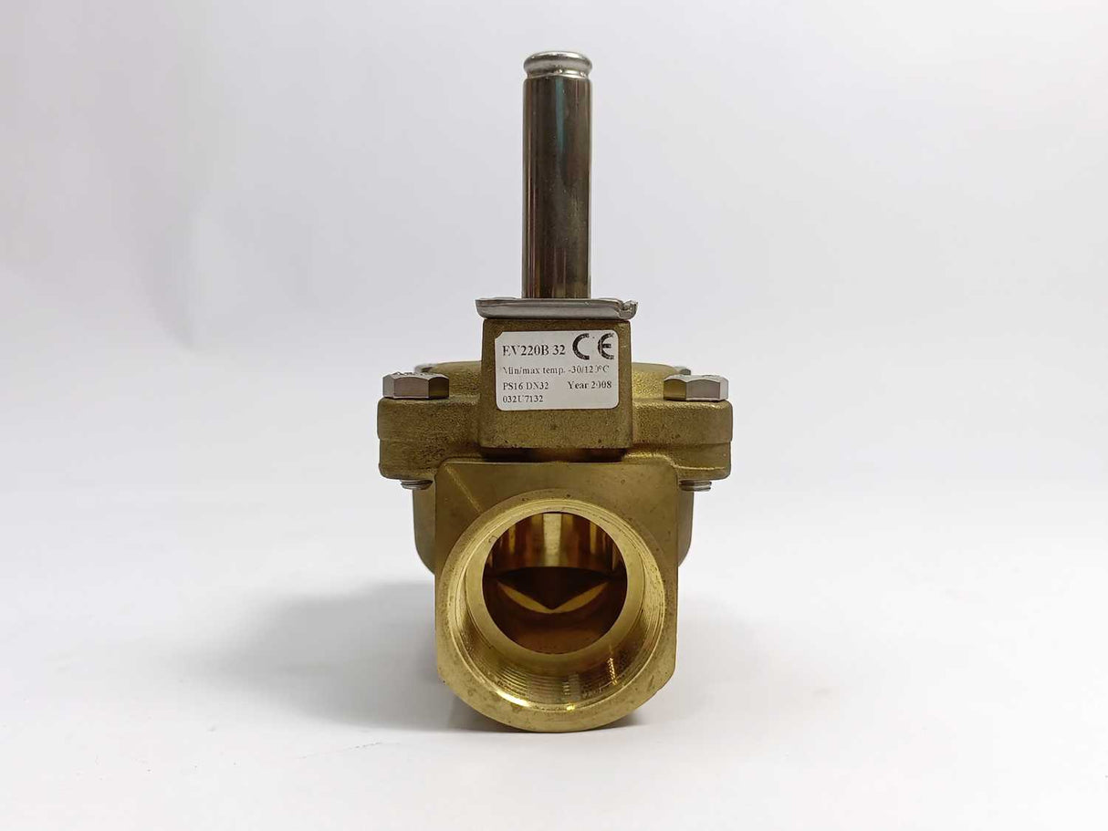 Danfoss 032U7132 EV220B 32 Solenoid Valve