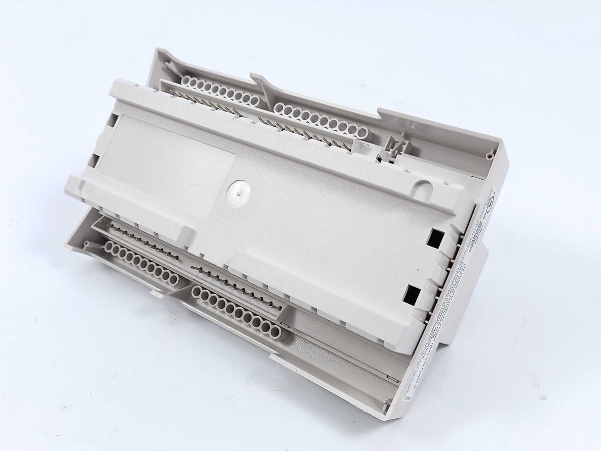 TAC 0-073-0011-2 302/N/P Xenta 302 Programmable Controller