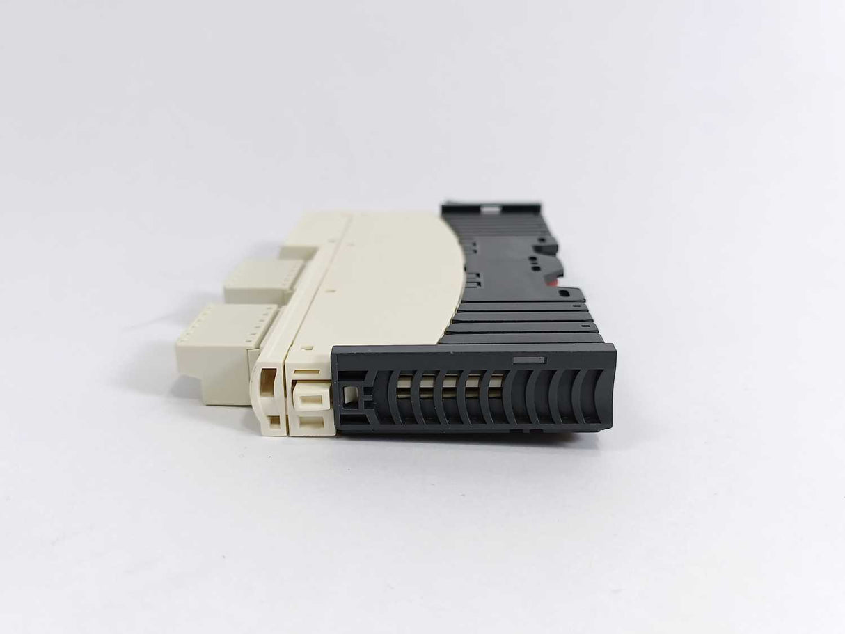 Schneider Electric STBDDI3420 Standard Digital Input Module w/ STB XBA 1000