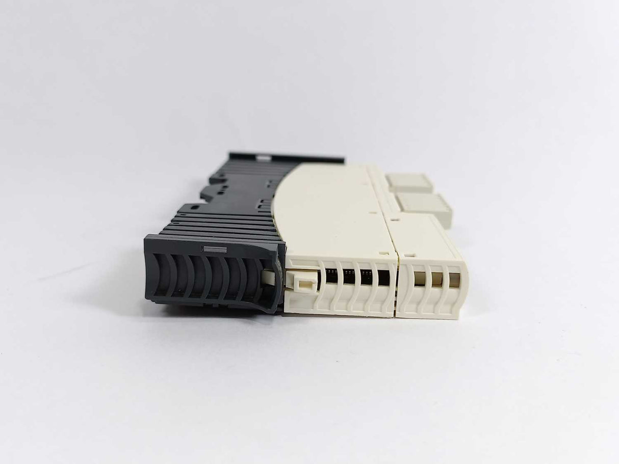 Schneider Electric STBACI1230 Standard Analog Input Module w/ STB XBA 1000