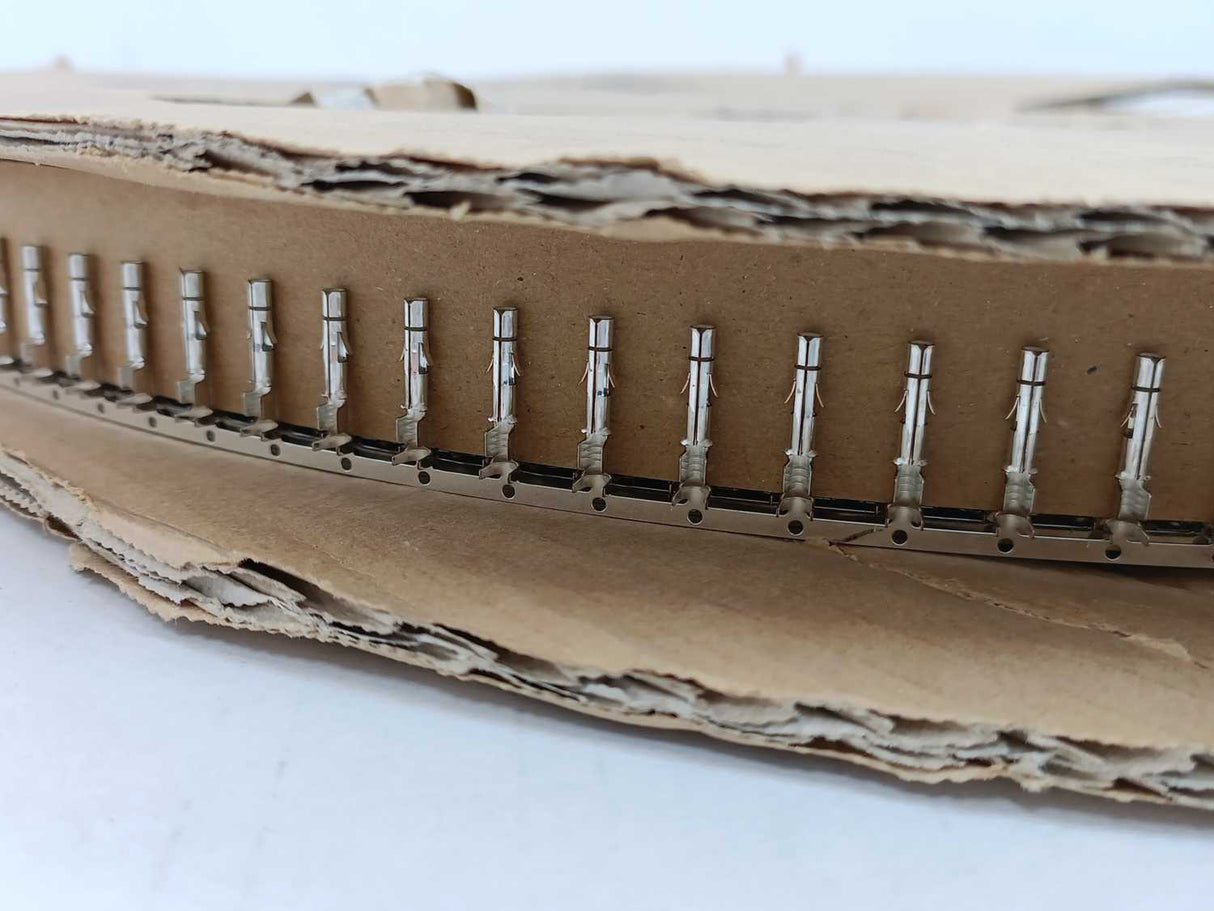 TE Connectivity 926882-3 female; Universal MATE-N-LOK ~4500pcs.