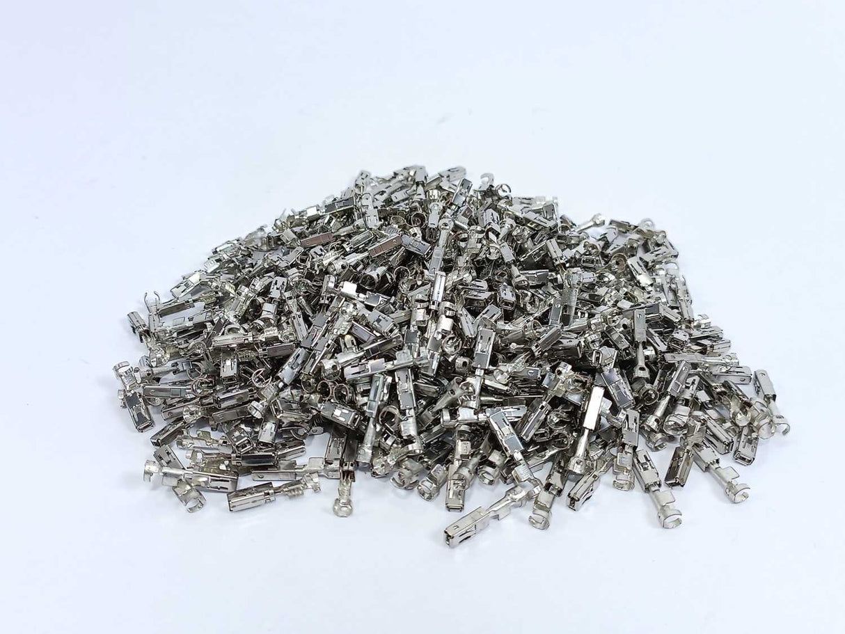 TE Connectivity 1-968876-1 Automotive Connectors 500 loose pcs.