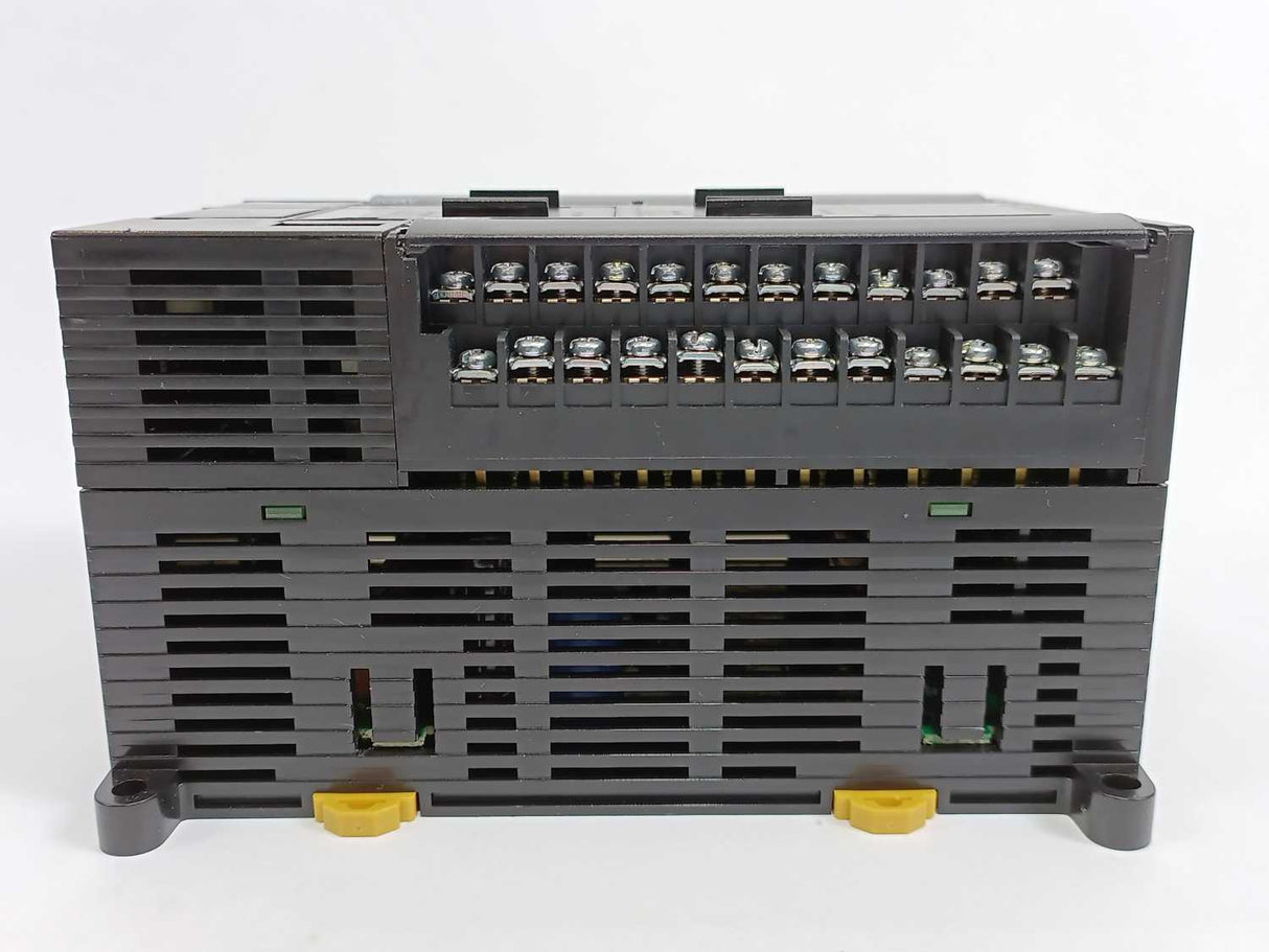OMRON CP1L-M40DT1-D Programmable Controller, 24VDC Supply