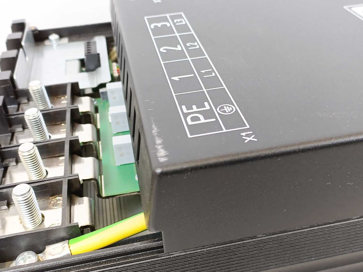 SEW-EURODRIVE  MDR60A0750-503-00 08265569 Movidrive 3-Phase 117AMP