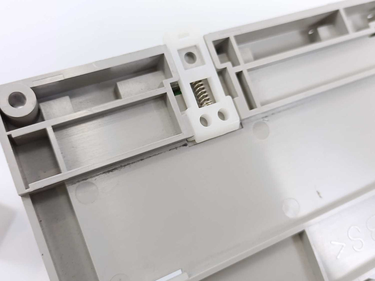 HITACHI EHBS8A-1C 33038369-3 Programmable Controller Base