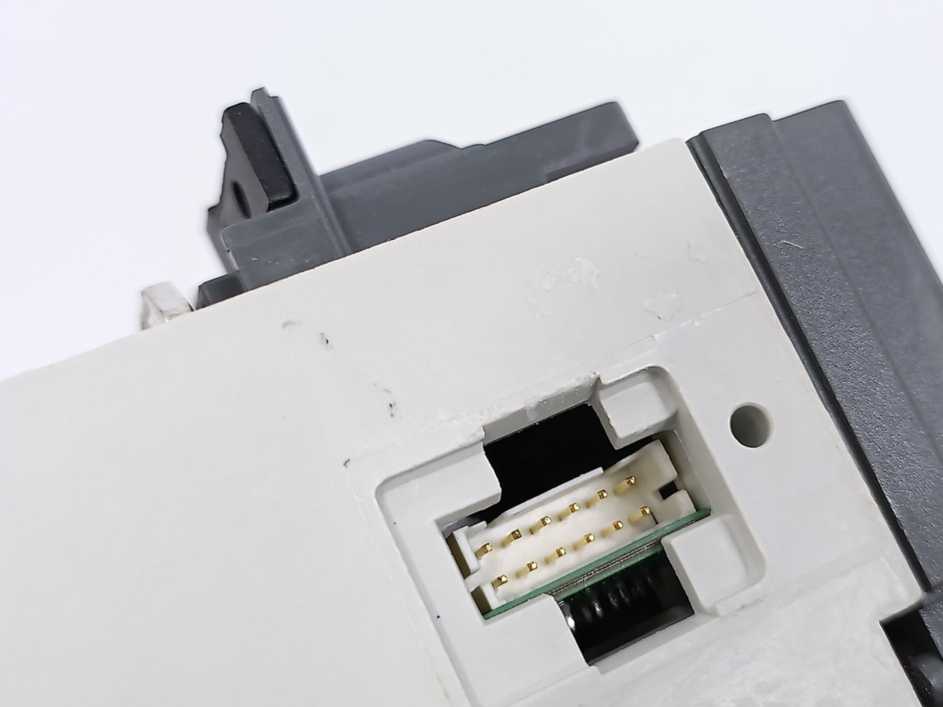 ABB 1SDA100319R1 Ekip Touch LSI In160A XT4 4p Circuit Breaker