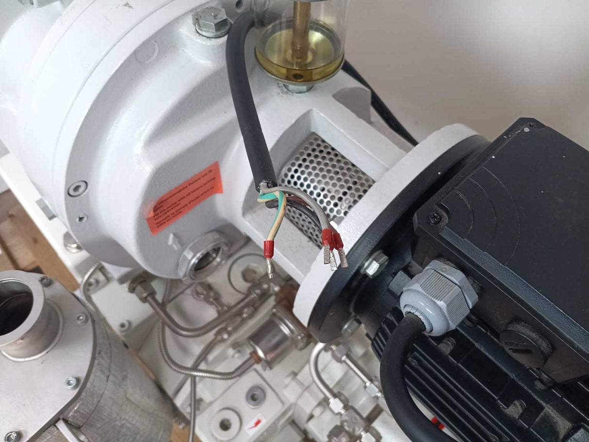 Pfeiffer Vacuum PP W21 000 C Okta 250 + Busch NS 0070 C TH0 Vacuum Pump System