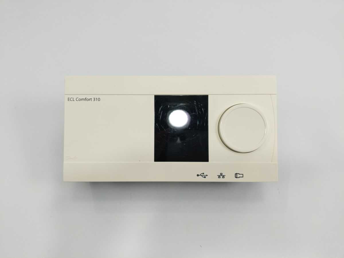 Danfoss 087H3044 ECL Comfort 310, LCD Dot Matrix
