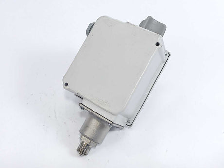 WIKA PSM-550 Heavy-Duty Pressure Switch 0.2...6Bar