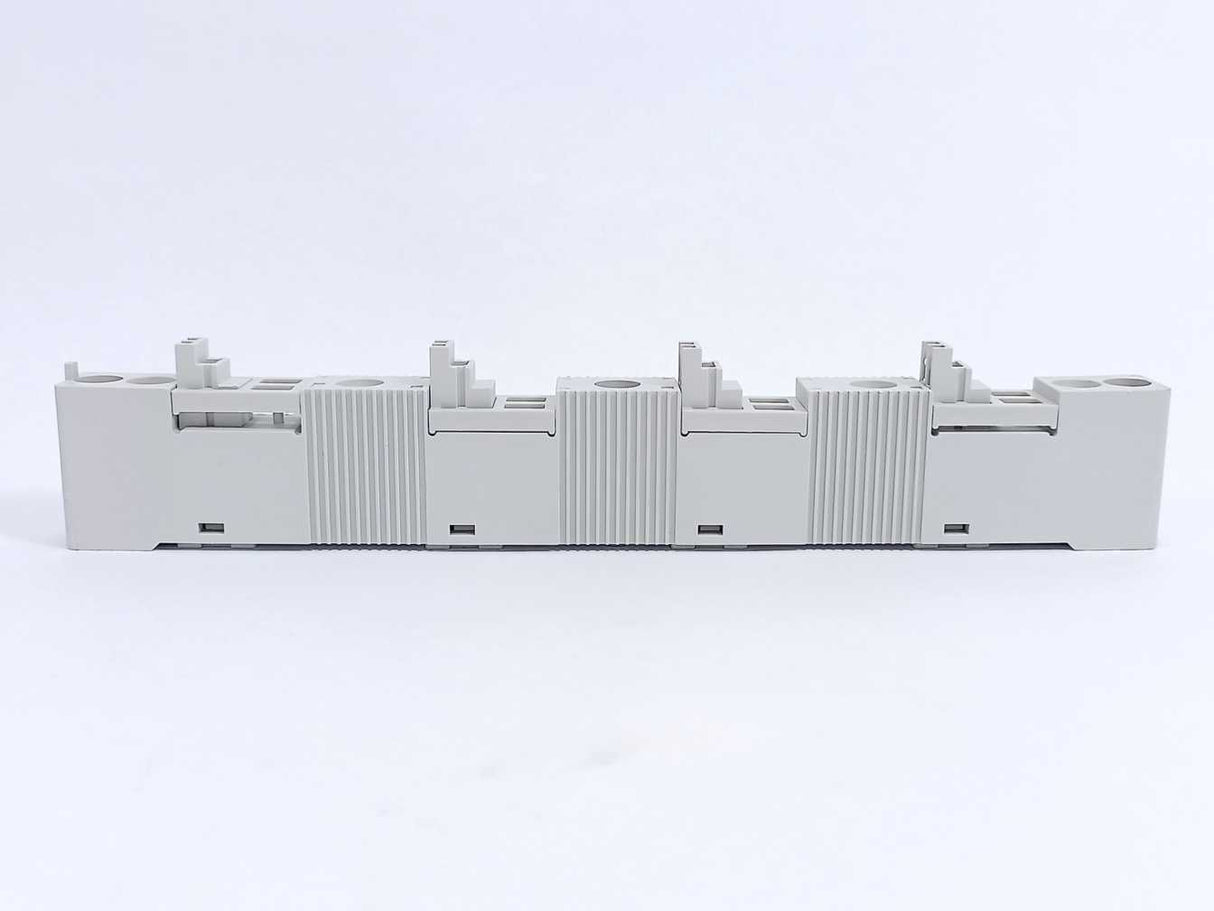 Rittal SV 9340.004 Busbar Support for Flat Copper Busbars Batch 4 Pcs.
