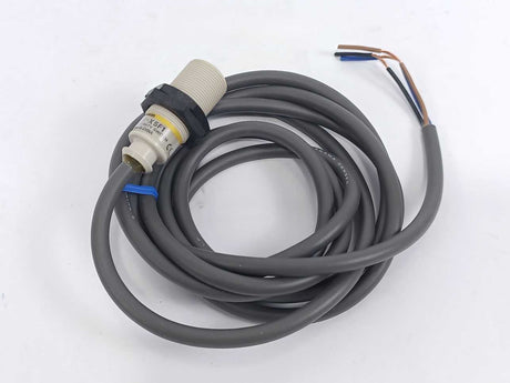 OMRON E2F-X5F1 Proximity Switch 12-24 VDC w/ 2m Cable