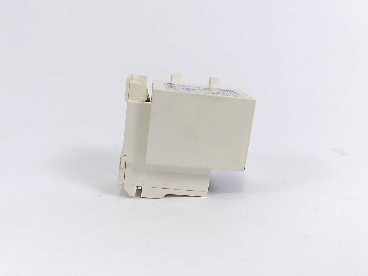 Schneider Electric LAD703B TeSys Trip Reset Unit, 24V AC/DC 50/60Hz