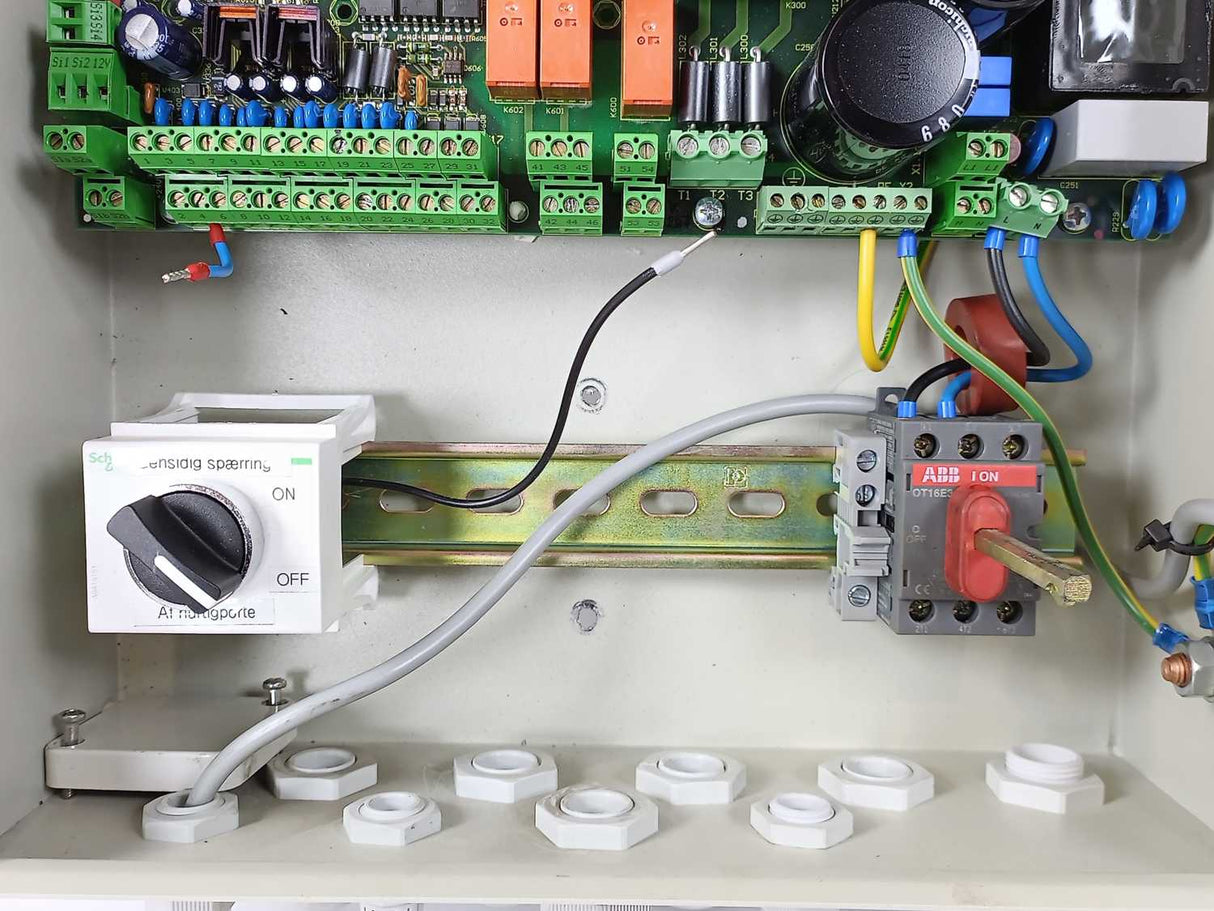 Rittal EB1556.009 Electric Box 6130412/002 W: FE547/2, A9A15151, OT16E